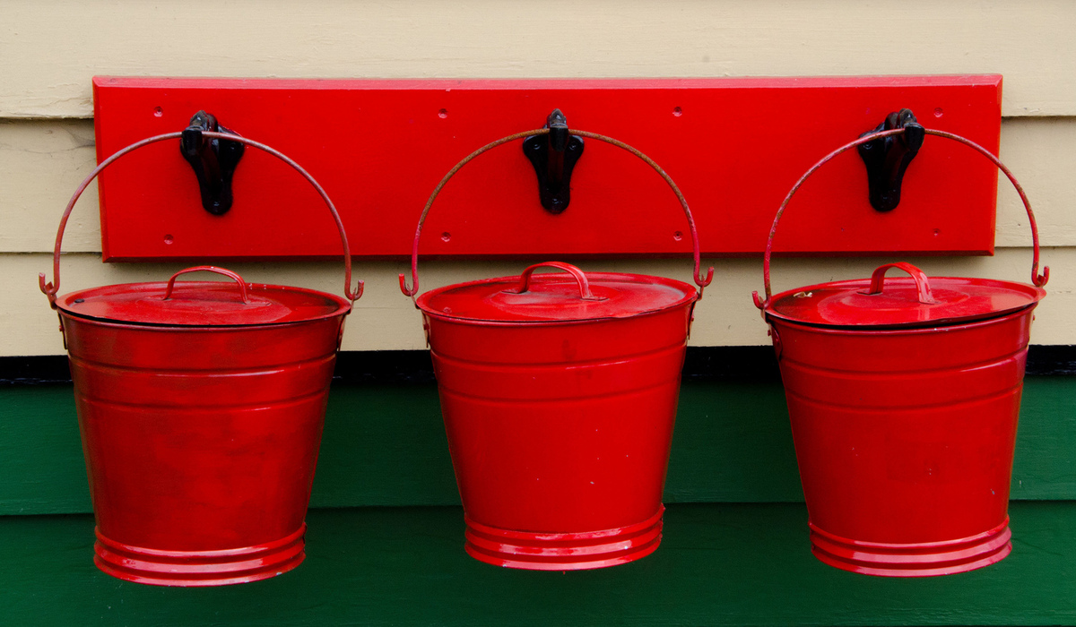 Railway buckets